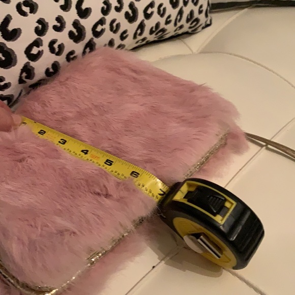 Cutest pink furry crossbody bag/clutch - Picture 8 of 11